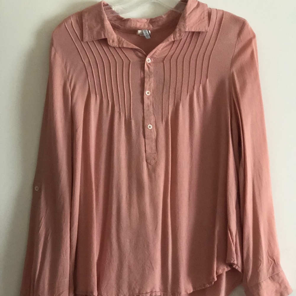 Relaxed, button up blouse